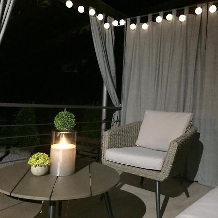 Apartman Sonas 2 With Free Private Parking Карловаць Екстер'єр фото