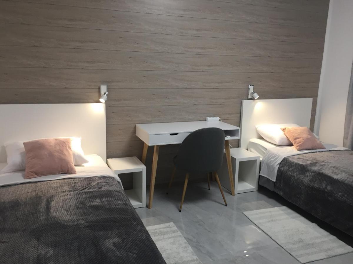 Apartman Sonas 2 With Free Private Parking Карловаць Екстер'єр фото